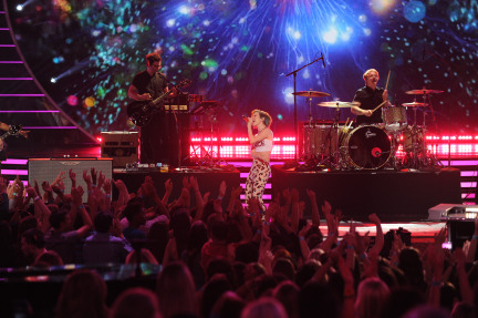 American Idol 2014 Spoilers – Finale – Jena Irene and Paramore Performance 4