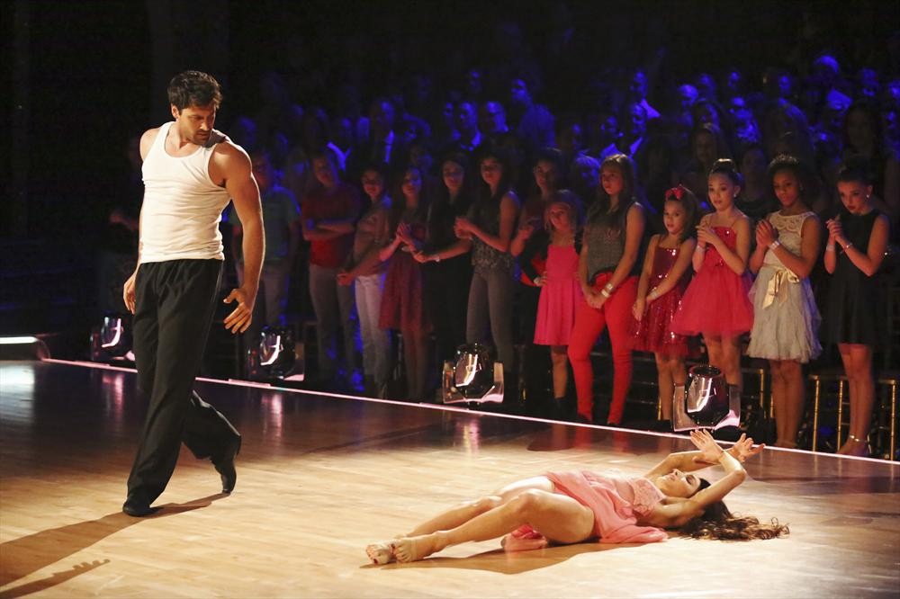 MAKSIM CHMERKOVSKIY, MERYL DAVIS