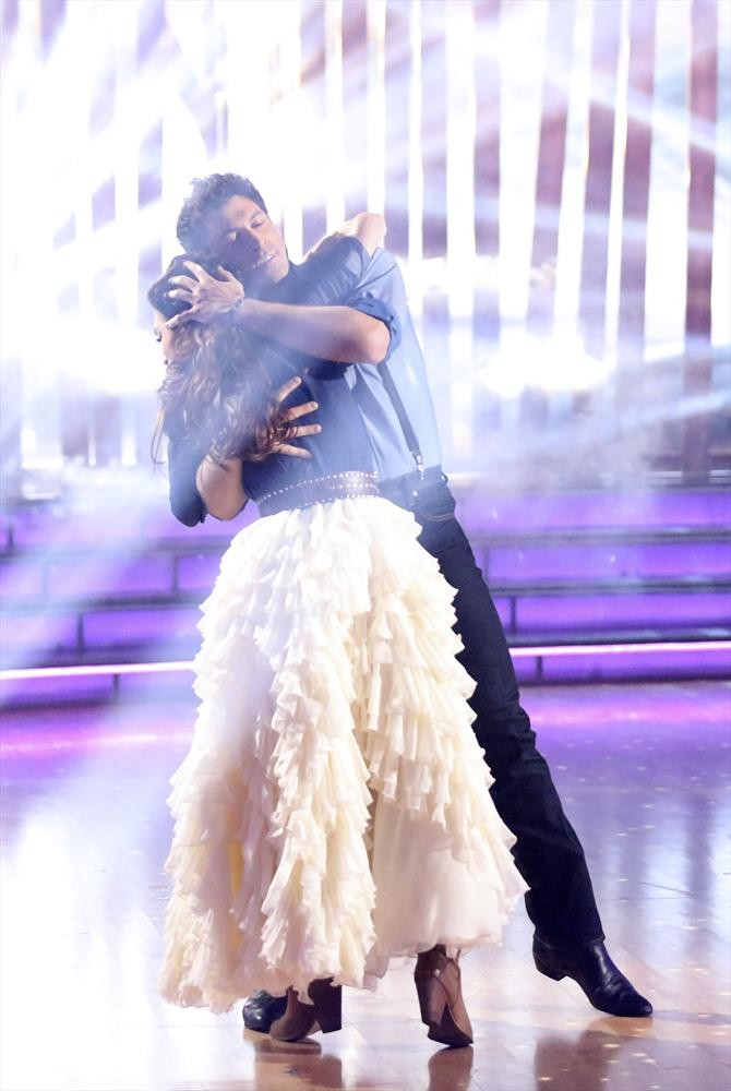 MERYL DAVIS, MAKSIM CHMERKOVSKIY