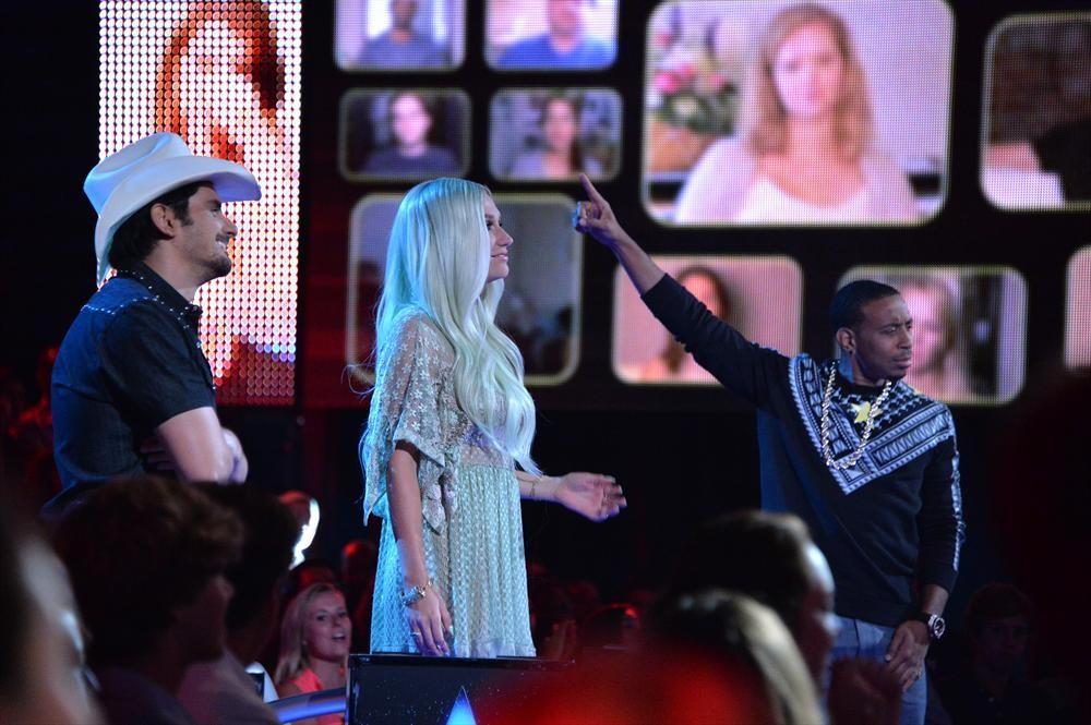 BRAD PAISLEY, KESHA, LUDACRIS