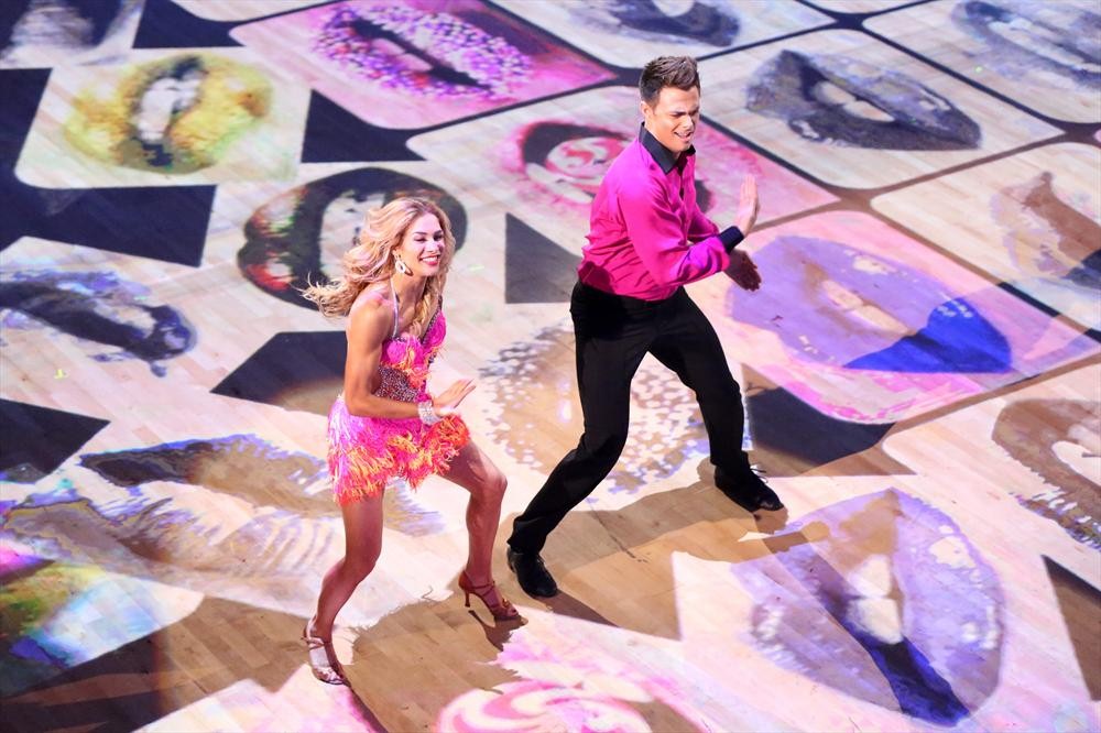 ALLISON HOLKER, JONATHAN BENNETT