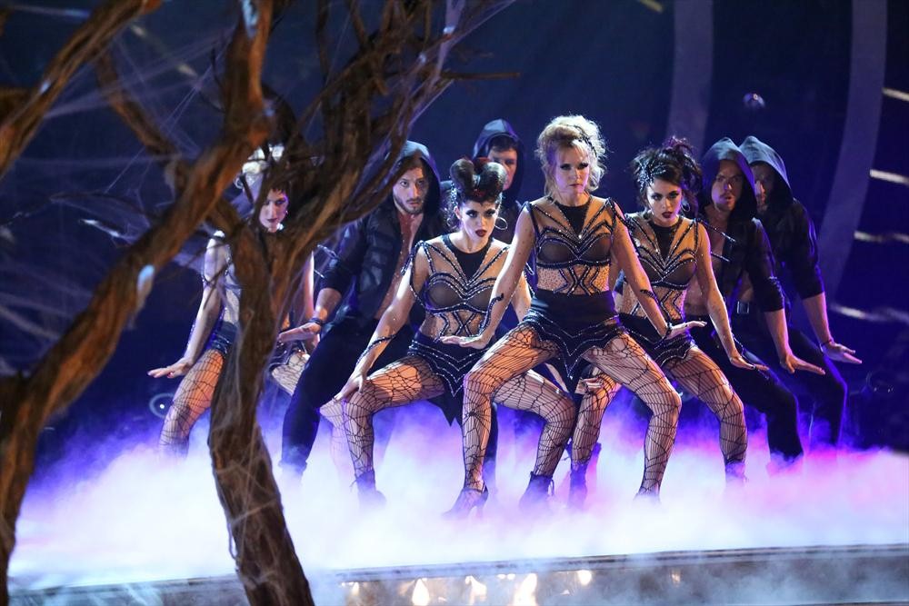 EMMA SLATER, VAL CHMERKOVSKIY, BETHANY MOTA, MICHAEL WALTRIP (OBSCURED), LEA THOMPSON, JANEL PARRISH, DEREK HOUGH, ARTEM CHIGVINTSEV